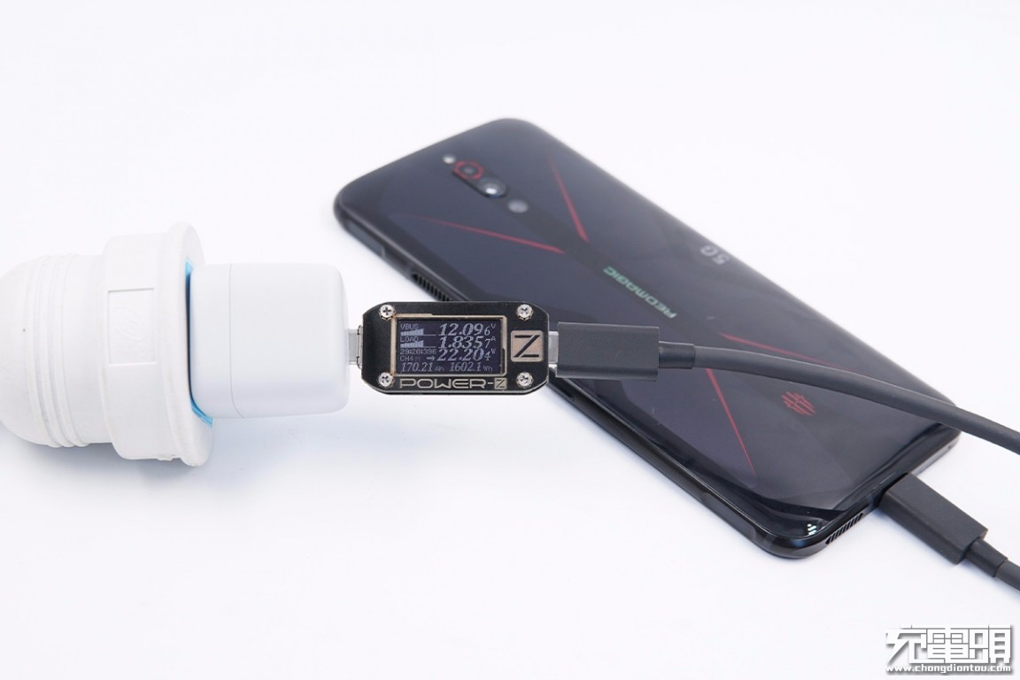 测评盘点|什么是小冰块？UIBI柚比 18W PD充电器评测