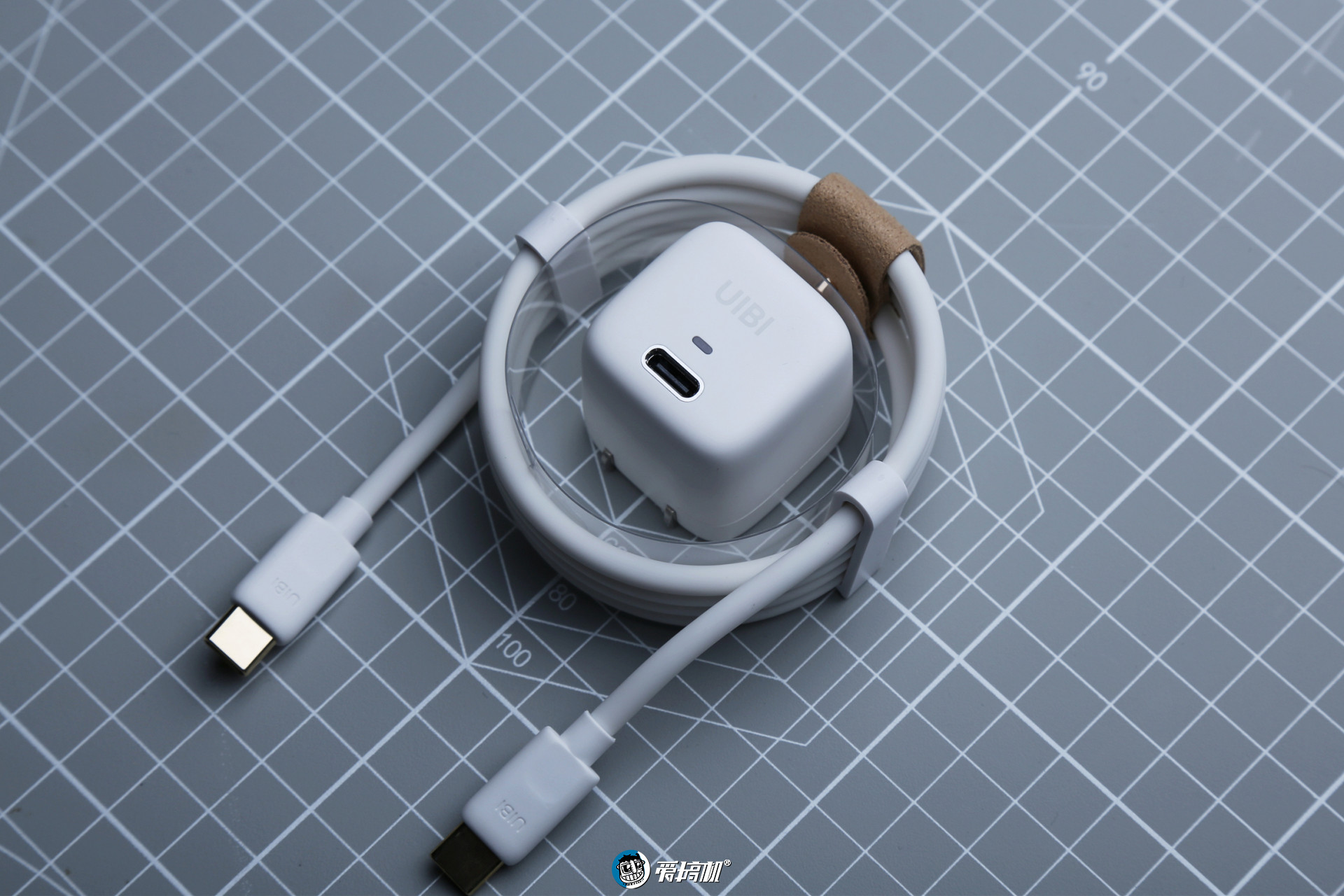 评测|轻奢便携 柚比18W PD迷你快充头评测