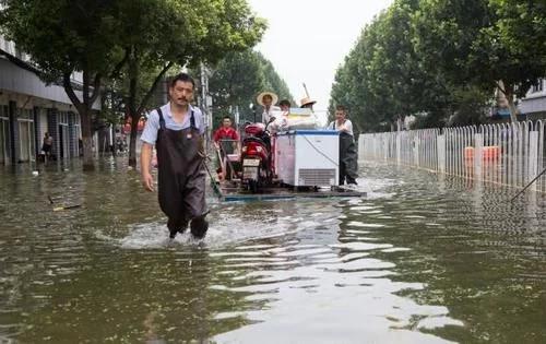 水上人家小区被淹 bdda24010c80445ea07a96413e28f995.jpeg