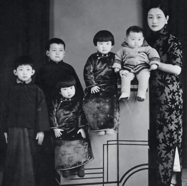 老照片梅兰芳二房十四年生九个孩子宋子文三个千金国色天香