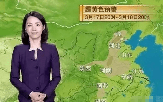 近照|央视主播杨丹近照，47岁气质依旧，主持天气预报24年容颜未改