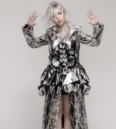 袜子|180斤的张惠妹又何妨，这双“袜子靴”让她的双腿一下子回到90斤