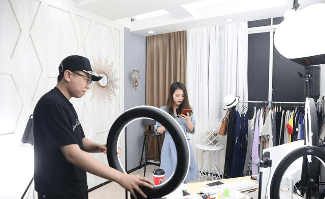 想直播不知道从何做起？十分钟教会你直播间搭建