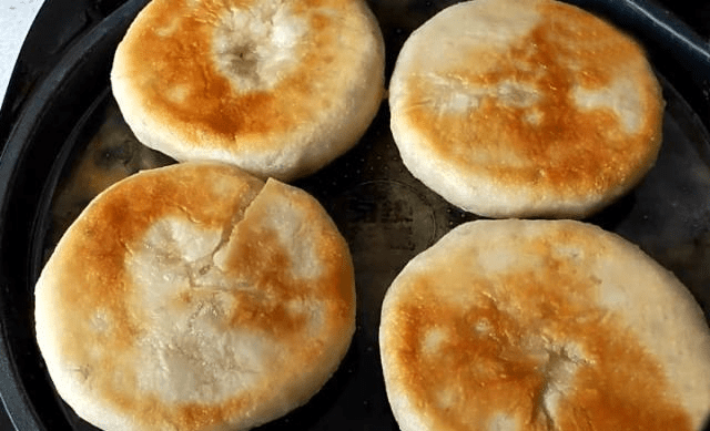 快速发面烙饼 e7b129fd5af84a86b818625ca0664c9c.png