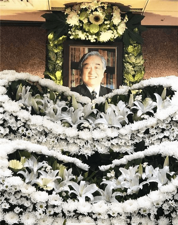 原创琼瑶花葬亡夫:只要有人思念,死去的人就没有真正的死去