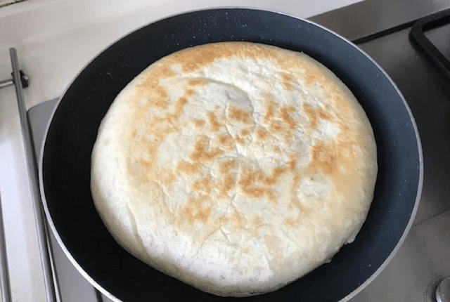 最简单的家常发面饼 efeb662621044a5297c3267a058ccbbf.png