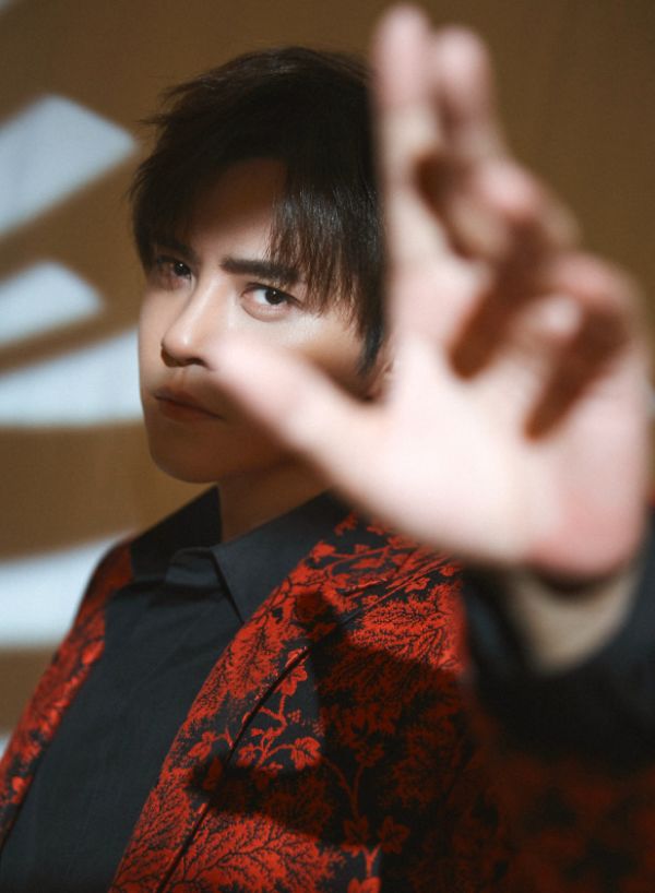 罗志祥|罗志祥分手后露面,黑眼圈加身好显老,果真周扬青做对了选择