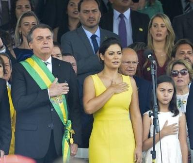 巴西总统小27岁娇妻身材真不错！微胖却穿鱼尾裙，比紧身裙还好看