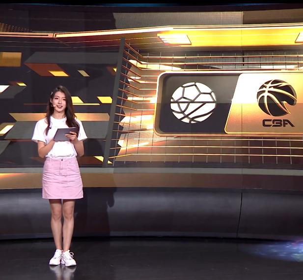 原创尴尬!cba季后赛,浙江男篮主教练问女主播身高,雪儿:170cm以上