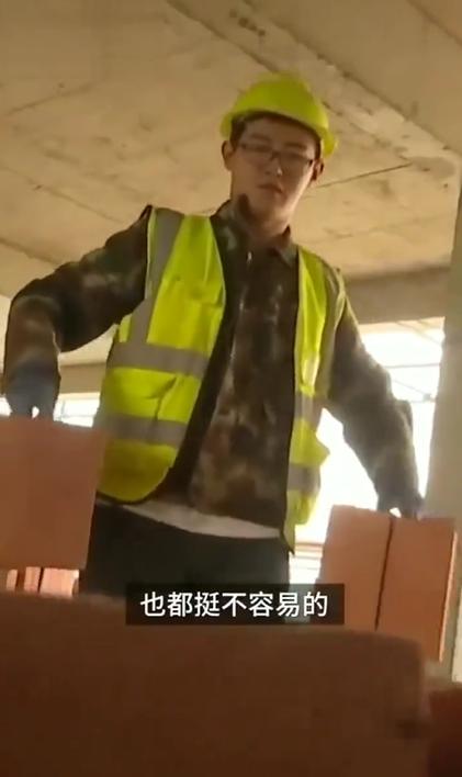 原创黑龙江搬砖少年被清华录取，老板每天多加50元，原因不难理解