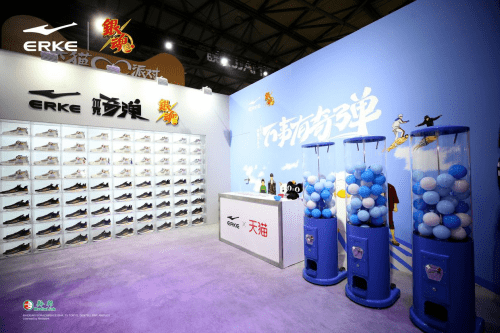 银魂|银魂首度携手体育品牌鸿星尔克 科技新国货惊艳ChinaJoy
