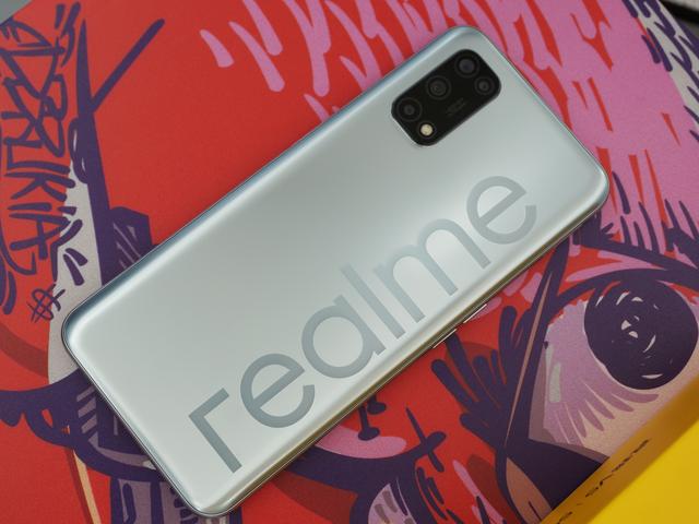 潮玩设计双模5g realme 真我v5体验_屏幕