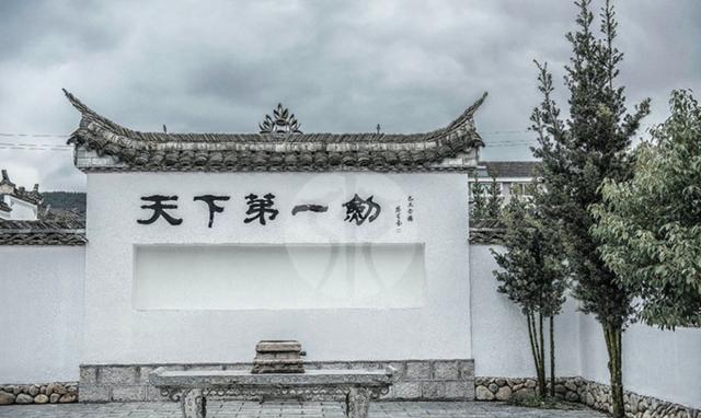 原创卖一把宝剑130万顶得上一套房，这个小县城还要在阿里巴巴干大事