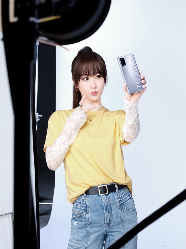 测评盘点|realme真我V5抢先体验：给竞争对手们打了个样
