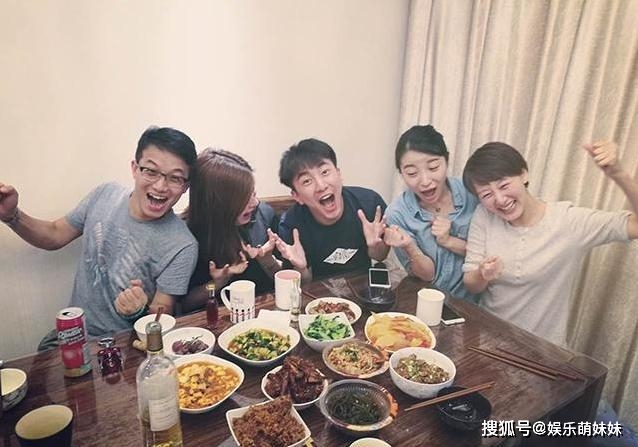 郭晓敏|晒晒主持人李好的豪宅，室内还有个旋转楼梯，郭晓敏在家就像公主