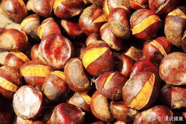 坚果是什么样的植物 ceb1bdb6addf49f483f8911c09bbff1f.jpeg