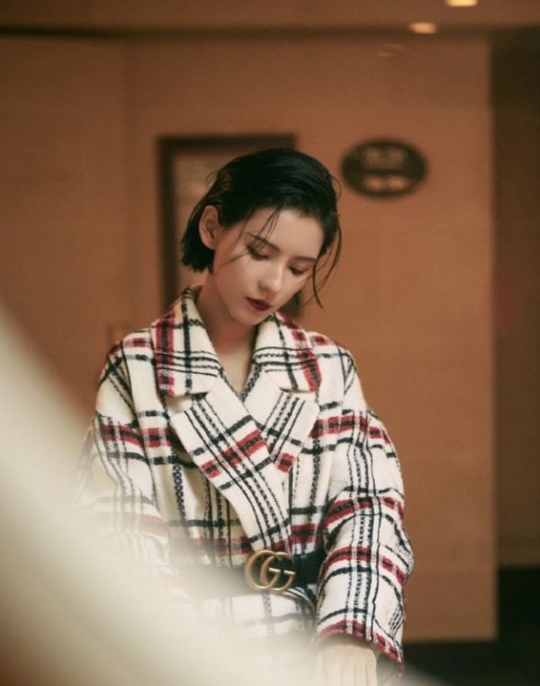 服装|张予曦身材显高？穿搭服装大胆秀出自己美腿，显得又高又瘦