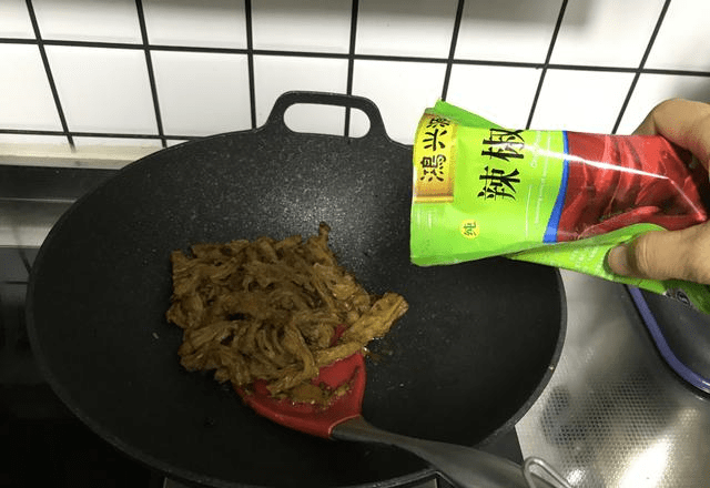 自己在家做辣条给小宝 142c52849c324d4db4b3b691b45de507.png