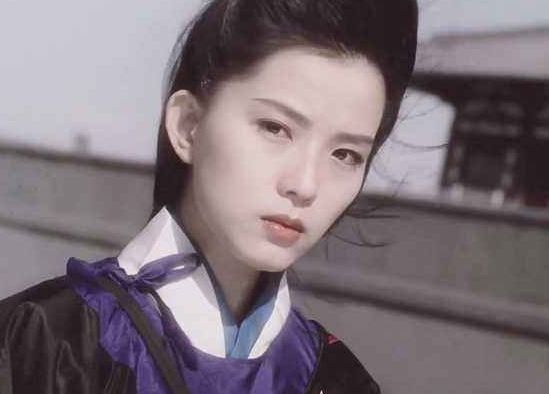 曾被金城武"追求"不屑一顾,今51岁仍单身一人,仍是气质女神