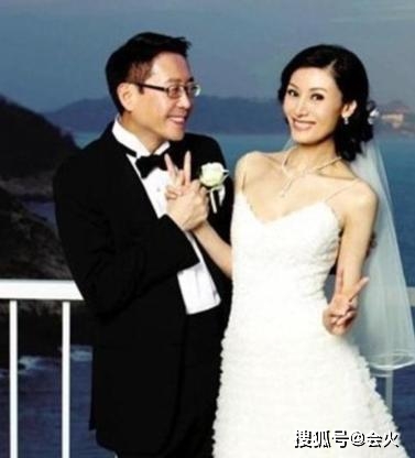 李嘉欣晒阔太悠闲生活,意外曝光10亿豪宅内部,大到放下乒乓球桌