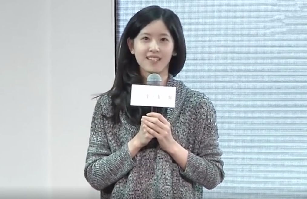 漂亮|章泽天素颜真不漂亮,但能大方面对镜头,就看得出她很自信!