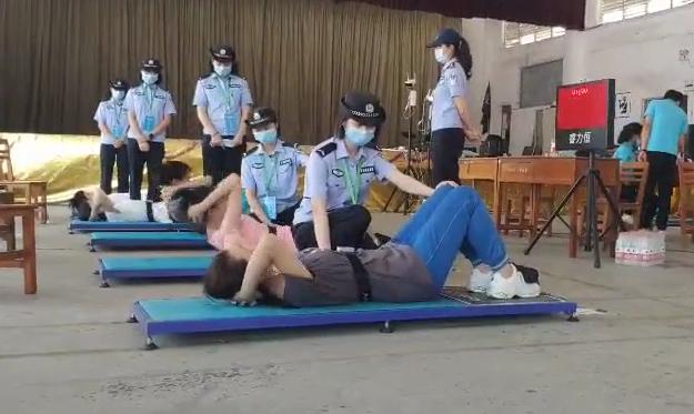 人民|面试进行时！“智慧招生”，让家长称心考生安心