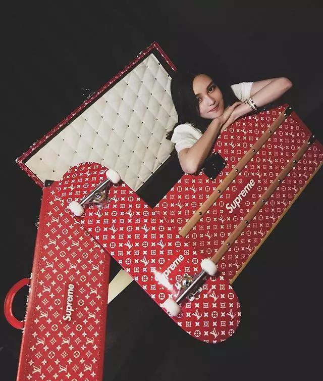 周扬青|FR2为周扬青打造专属“人物Tee”！罗志祥终究是高攀了