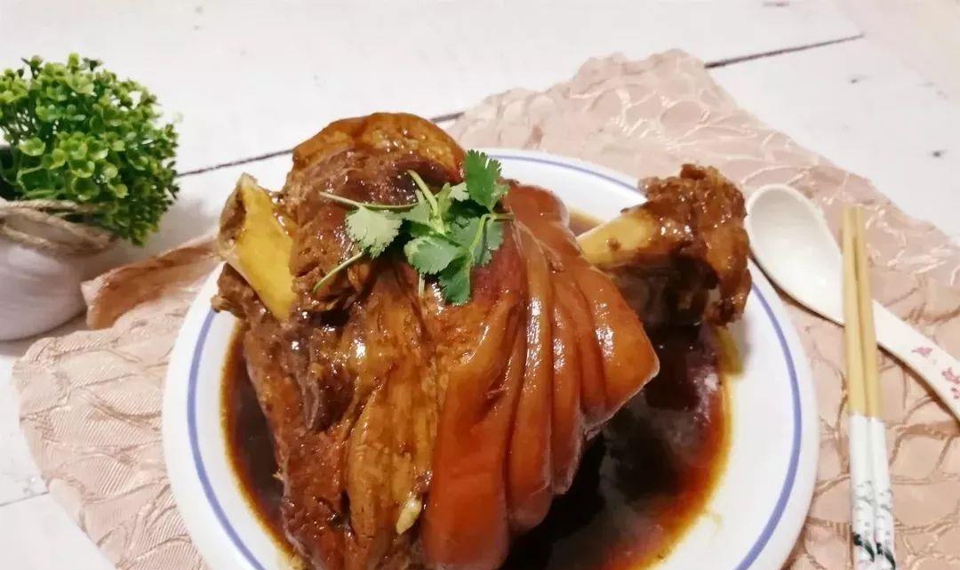 电饭煲焖鸡翅做法 6eaf8ac89c7b479ea01b89293bd1fbf1.jpeg