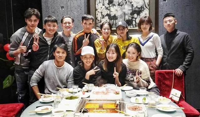 孩子，你知道妈妈为什么要让你把玩具和零食与小伙伴儿分享吗？