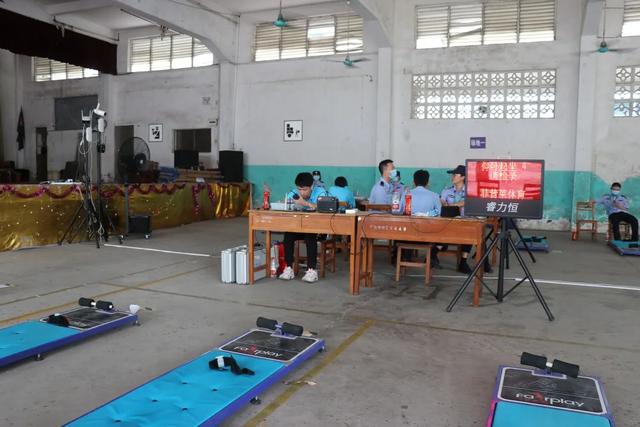 人民|面试进行时！“智慧招生”，让家长称心考生安心