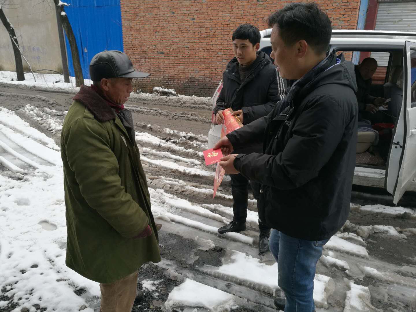 把青春的余晖洒向扶贫事业 —记濉溪县韩村镇大殷村驻村工作队扶贫