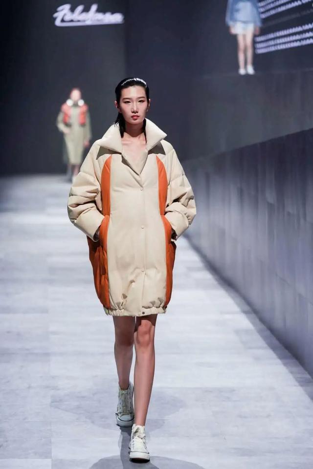 趋势|今年秋冬穿啥最时髦？中国国际皮革裘皮时装流行趋势发布秀告诉你