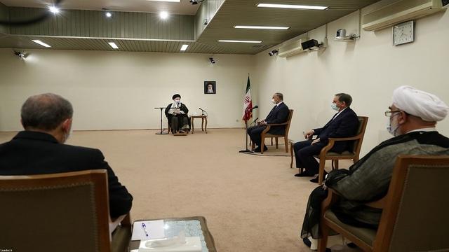 哈梅内伊接见伊拉克总理，提出一个要求，让特