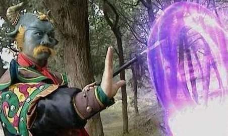 妖怪|青牛精为何对太上老君求饶？你看老君手里拿了啥？