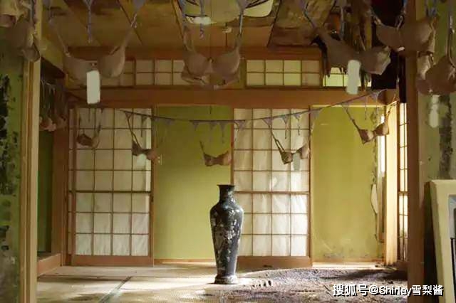 原创日本最“奇葩”寺庙，不供奉佛像却挂满女性内衣，主导者至今成谜