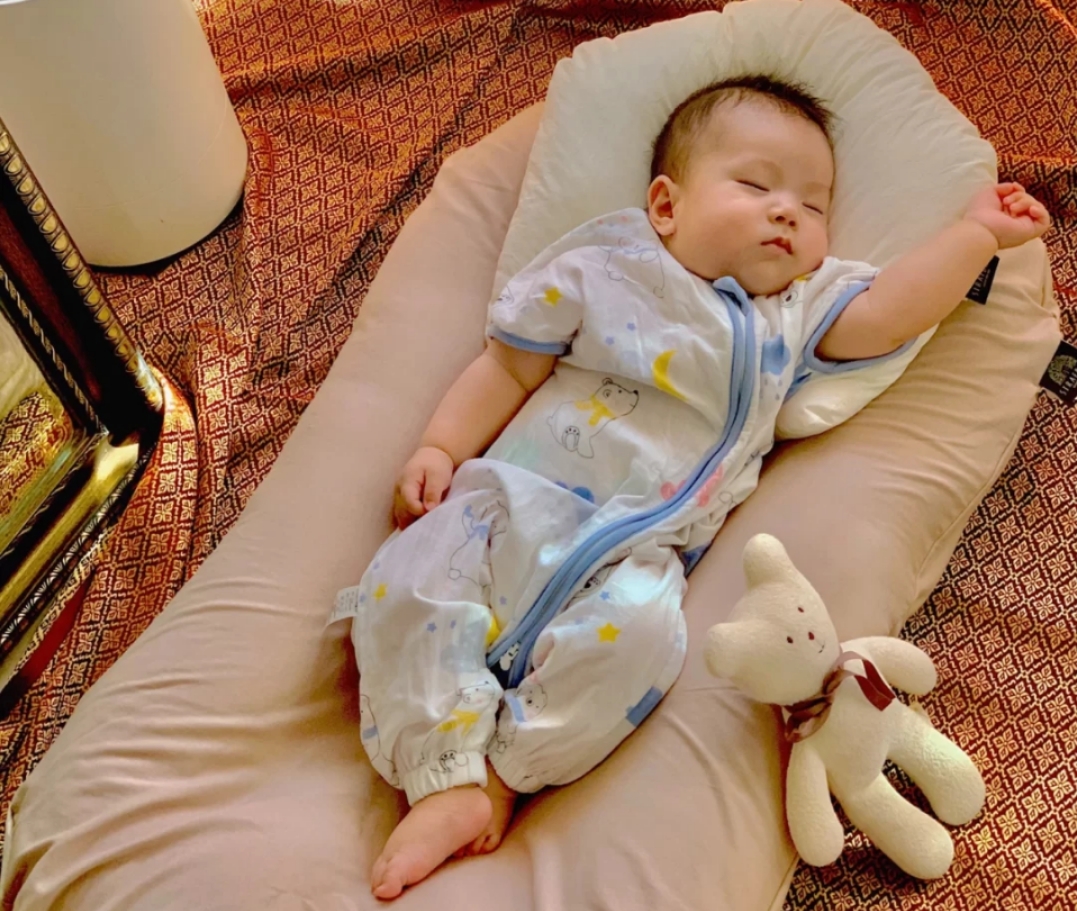 宝宝|宝宝不省事还易伤大脑,三个准备培养睡眠规律奶睡、抱睡、摇睡