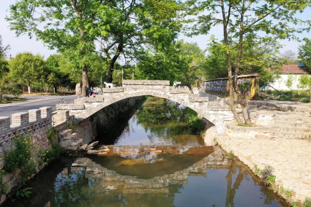 郝家冲村浉河区村组道路建设已全部完工,并稳步实施