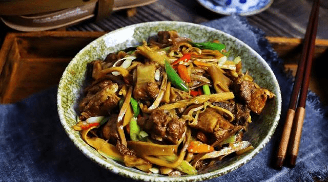 烧什么菜需要葱油 9884ec5d4ce04033bef60ba0b4da01d2.png