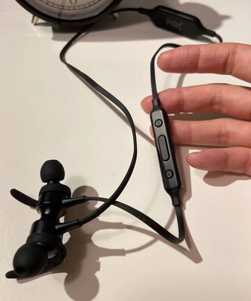 蓝牙耳机怎么才能两个都响 fb372ce4467b4246b822210b13bc8b38.jpeg