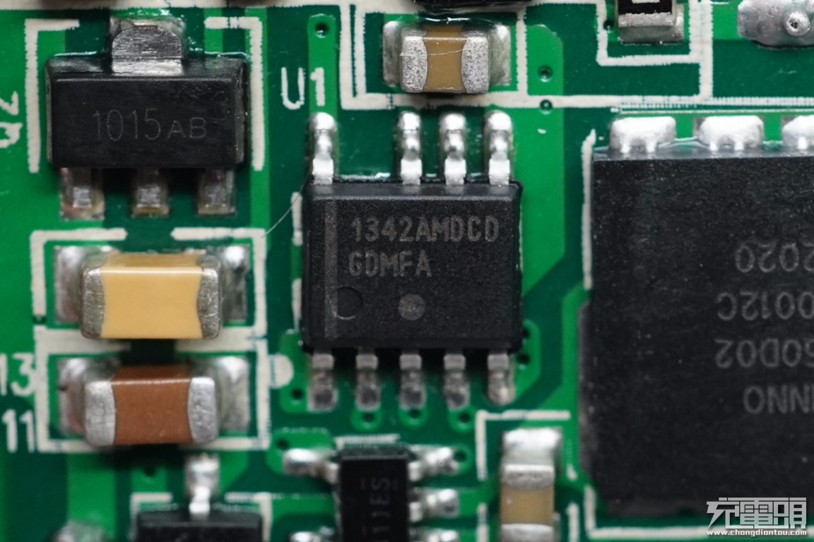 测评盘点|拆解报告：ROCK洛克65W USB PD氮化镓快充充电器