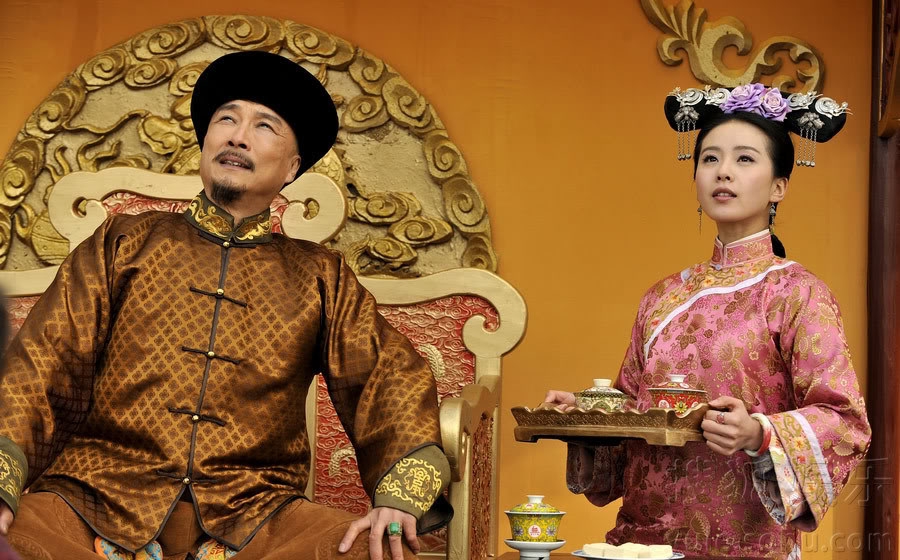 原创康熙外出巡视,皇贵妃生下一个女儿,康熙:带出宫,烧掉!