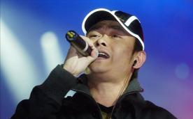 ‘开云app官网登录入口’
2002年的第一场雪 刀郎的两次消失 究竟为何才他竟如此撕心裂肺(图2)