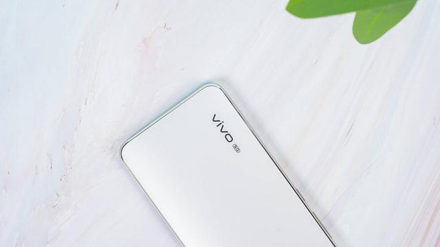 vivo s19手机壳最新款 07e00bd468a64c0fb5e509ccd4a611eb.jpeg