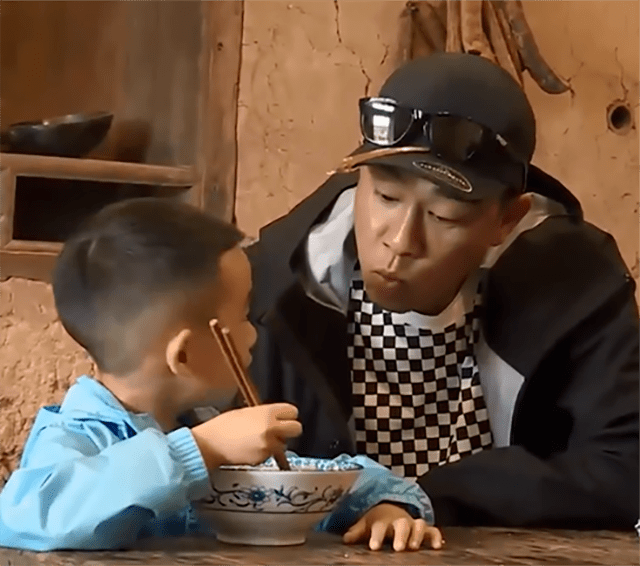 火爆陈小春把儿子养成暖男：让孩子感受到爱，是最好的教育