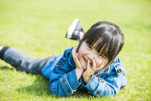 孩子在家惹是生非，父母别头疼，这是他开拓精神和创造力的表现