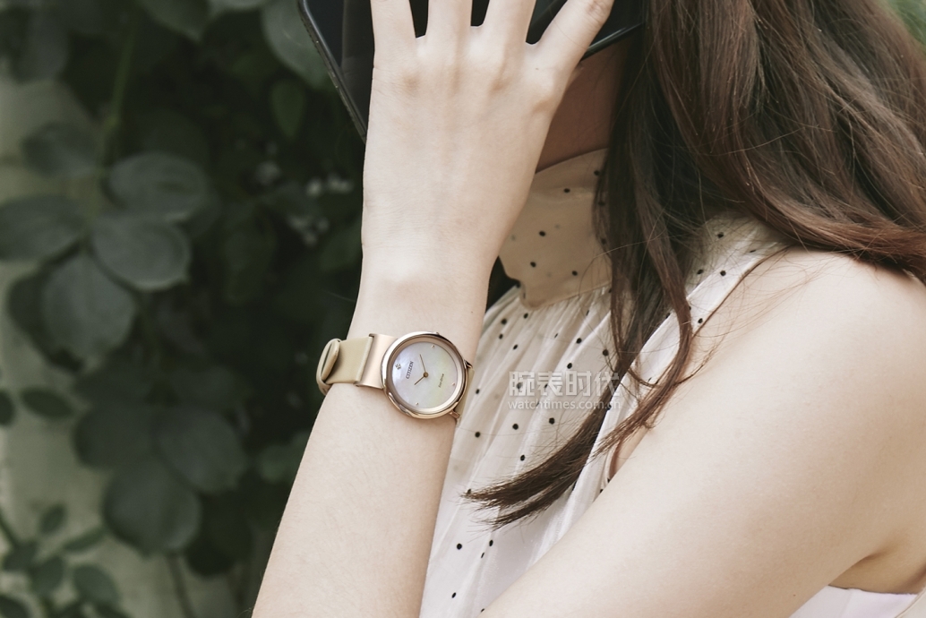 礼物|这是什么神颜颜值？西铁城给她准备了七夕礼物