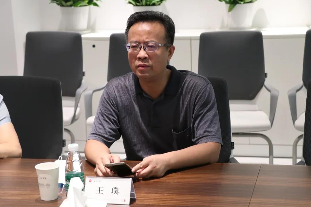 抵达园区后,王璞处长一行在王健教授的陪同下参观考察了湖南省细胞