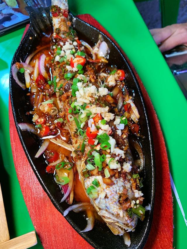 烧烤|去晚了没地方，吊炉大公鸡贼哇塞长春红旗街新开家德惠口味烧烤