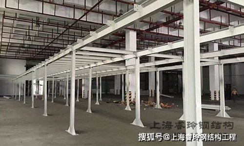 一般设计为约150至200千克每平方米,柱和钢梁可用h型钢,工字钢等