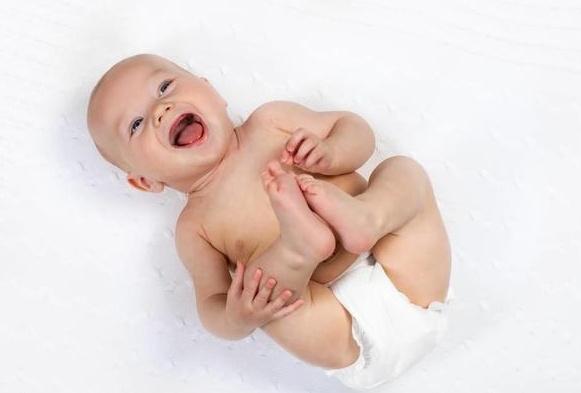 宝宝|出现一个异常行为，说明其大脑正在逐渐发育成熟宝宝3个月大时